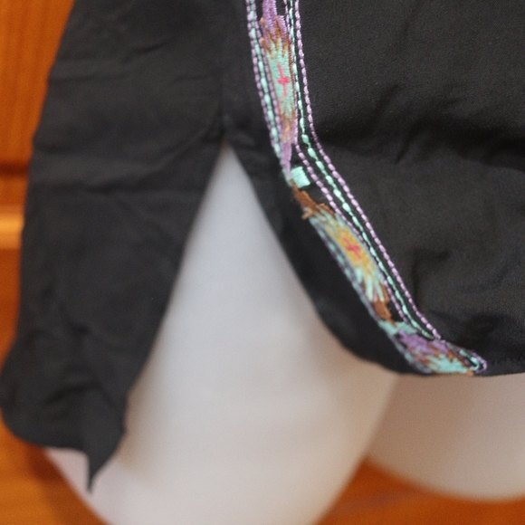 THML/ANTHROPOLOGIE  Art Effect Embroidered Top Size L Open Back Black NEW - Picture 5 of 15